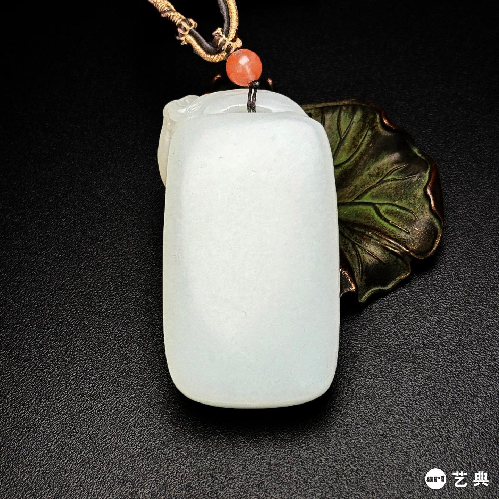 和田白玉雕莲花平安无事牌